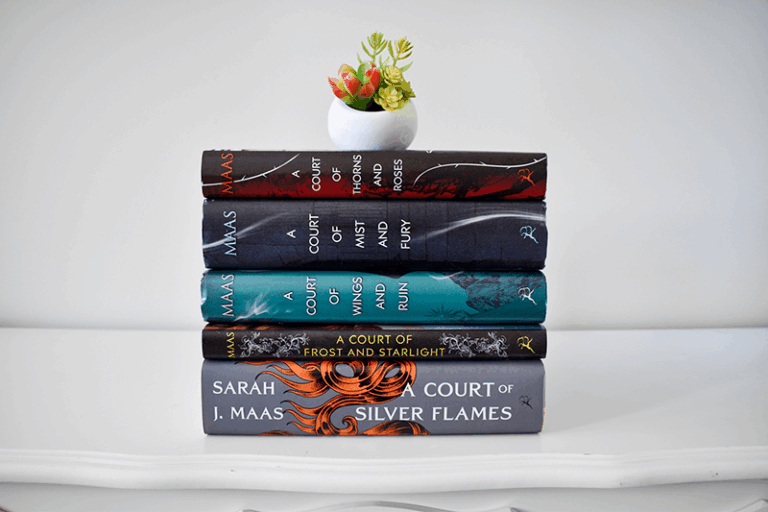 How to Read the ACOTAR Books in Order Featured Image; How to Read the A Court of Thorns and Roses series by Sarah J. Maas